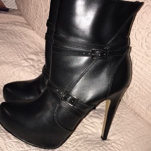 Heeled boots